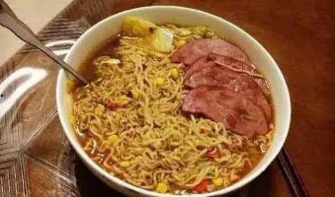 瓜娃子吃泡面图片,瓜娃子泡面美食时光