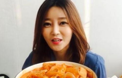 粉姐吃瓜,揭秘娱乐圈那些不为人知的幕后故事