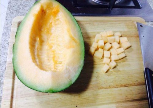 吃哈密瓜可以吃田螺吗,美味搭配的饮食探索