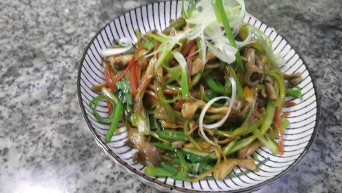 三丝吃瓜吃爽了,尽享夏日清凉爽口之旅